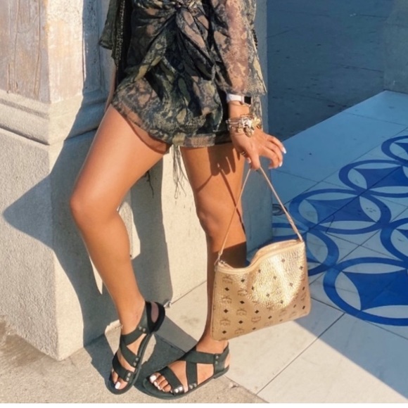 Luxury brand sandal - Picture 2 of 8